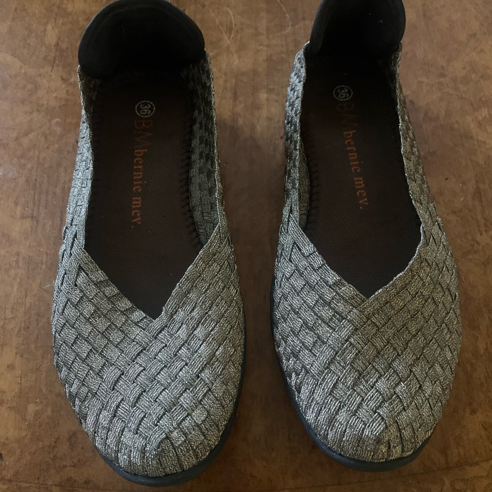 Bernie Mev Catwalk Black Shimmer Flats Sz 36 6